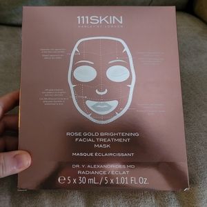 Rose gold brightening facial mask treatment